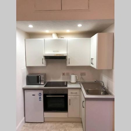 Glenfinnan - Two Bedroom Apartment Dunfermline Esterno foto