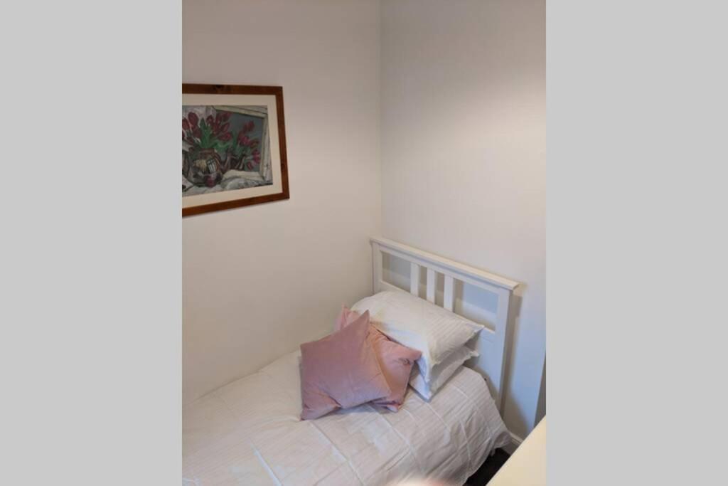 Glenfinnan - Two Bedroom Apartment Dunfermline Esterno foto