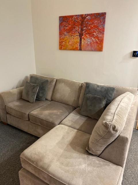 Glenfinnan - Two Bedroom Apartment Dunfermline Esterno foto